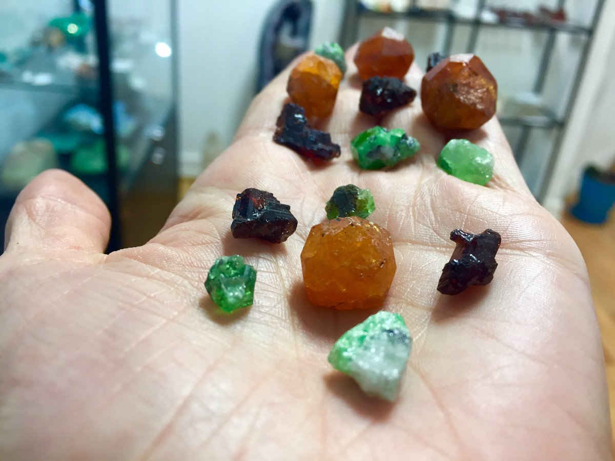 InfiniteusRocks's tweet image. 20% off garnets this month