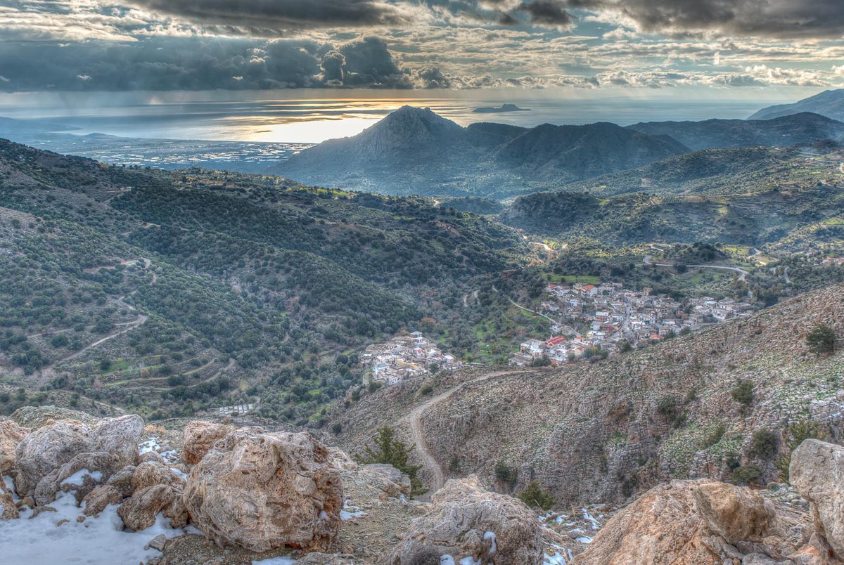 nikolakakism's tweet photo. View from Ida (Psiloritis) mountain above Kamares village and towards Messara bay #Crete #Greece #winterincrete https://t.co/M7UElA2Dng