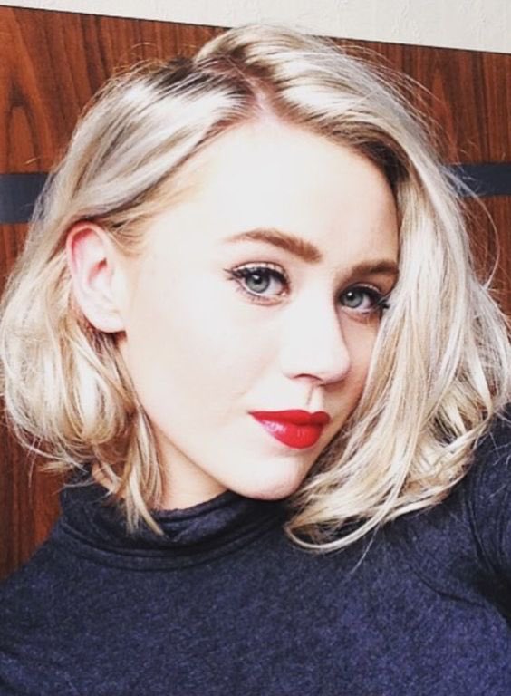 gossipseriesfr's tweet image. ✨ 16. Qui voudrais tu en petite amie?