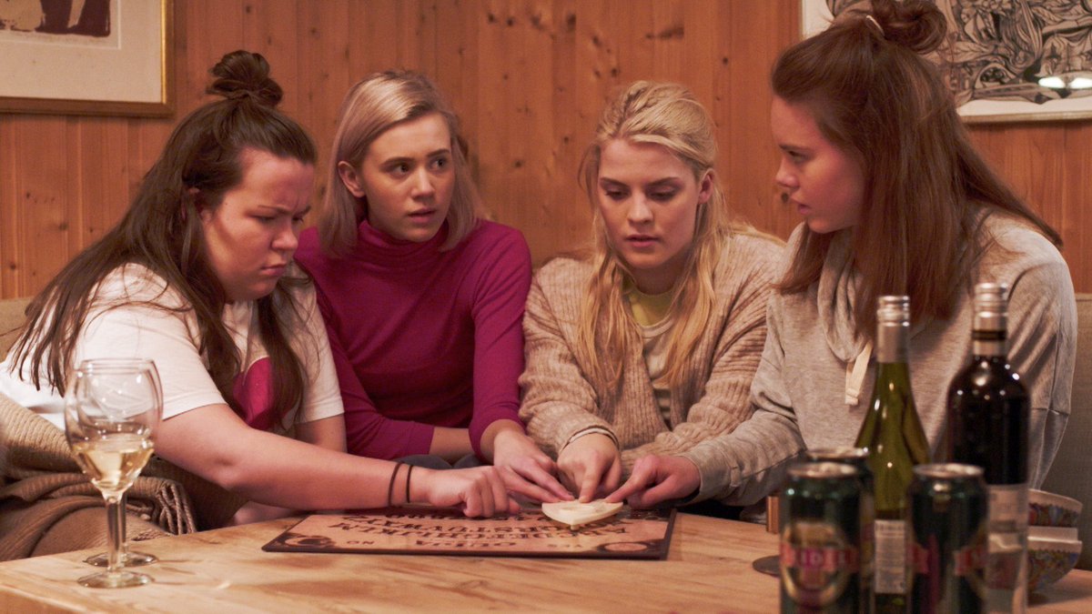 gossipseriesfr's tweet image. ✨ 27. La bande de pote