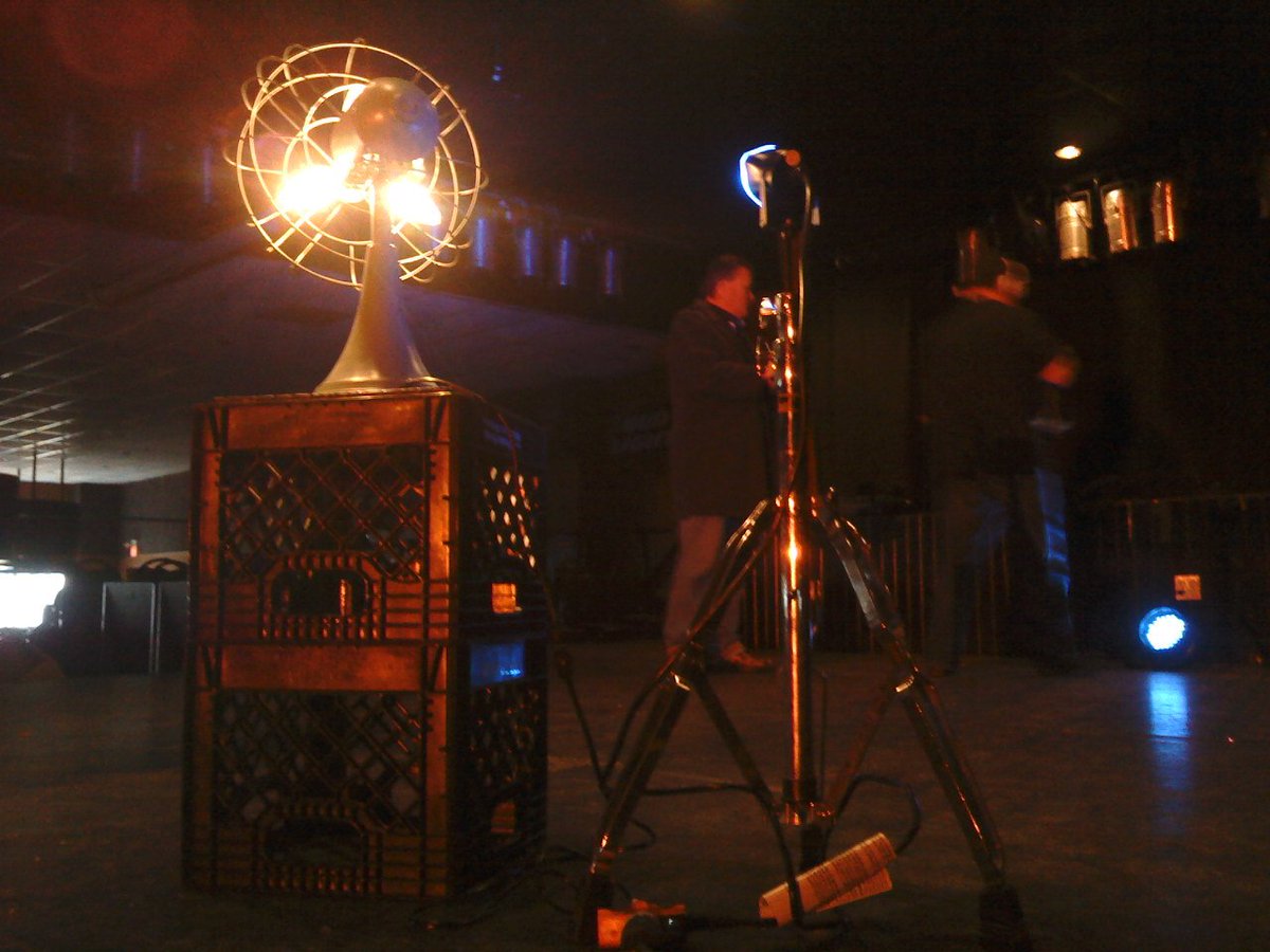 Lighting for Mr. Bob Gatewood
#videoshoot #beerbarrelsaloon #pib #sbi #mondayfunday : )))