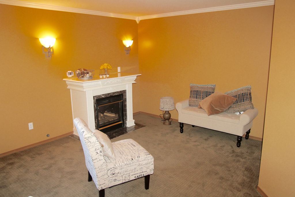 ChrisLampiRE's tweet photo. #Perfect #Lynnwood #condo priced to sell fast! https://t.co/yOIUy16kQr https://t.co/UJUbtOQ7Ey