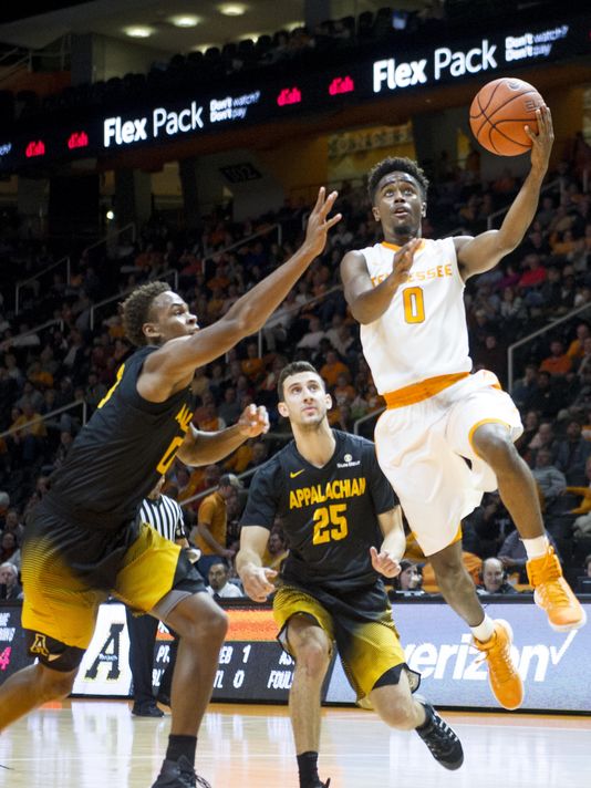 Rick Barnes: Freshman guard Jordan Bone won't play more minutes 'unless he earns it' ow.ly/UJbW307Cw1y