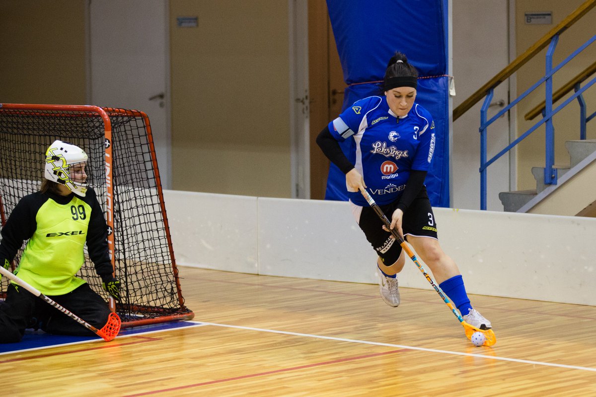 Mūsu meitenes jauno gadu uzsākts ar izbraukuma spēli Liepājā. Svētdien krustosim nūjas ar <a href="/LiepUFlorbols/">LiepU Florbols</a> florbolistēm. #Lekrings #cc