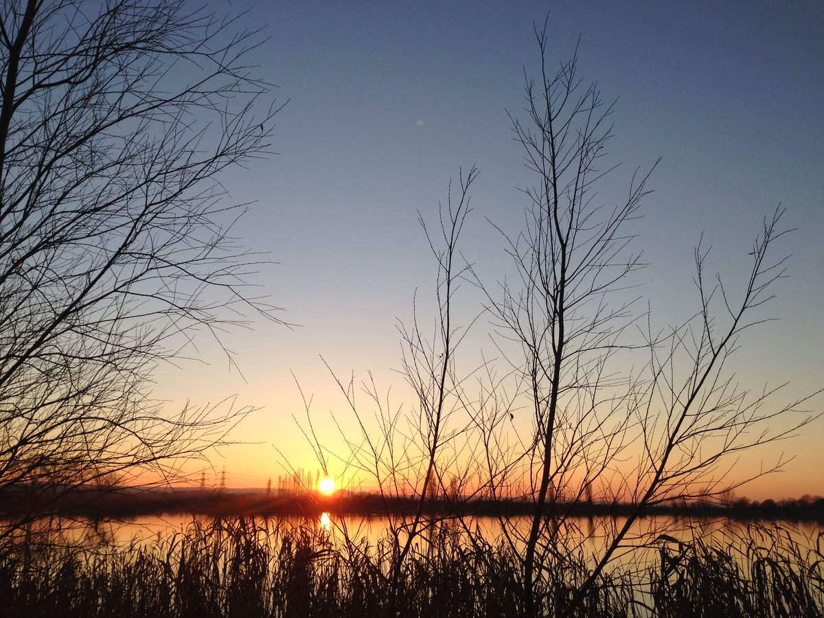 I was hoping he was lucky but only caught a sunset ^__^