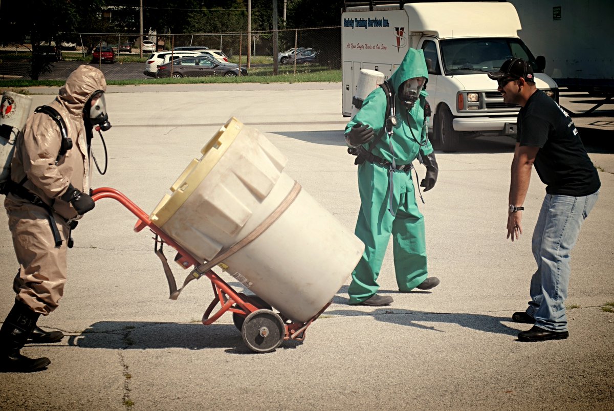 safetytrainings's tweet photo. Looking for 40 hour Hazwoper training near Chicago? Look no further! https://t.co/XnuaqBTTN2

#hazwoper #safety #training #chicago #hazmat https://t.co/juD8AanhYa