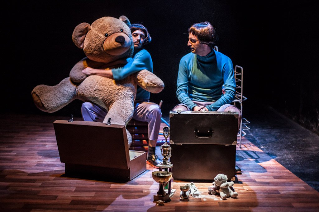 #Enero #Martes #Miercoles 21:00 el dúo <a href="/sutottos/">sutottos</a> presenta "Inestable" entradas en <a href="/Plateanet/">Plateanet</a> bit.ly/2hL2HpQ