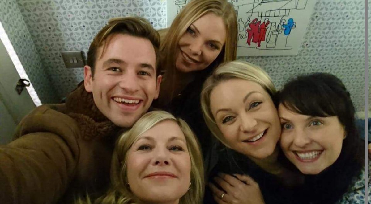 TeamSamandRita_'s tweet photo. This photo though! ❤ #MitchellFamily @sam_womack @OfficialRita @EmmaBarton @MsGlynisBarber @LiamFrankBergin https://t.co/F8o5VZnRMV