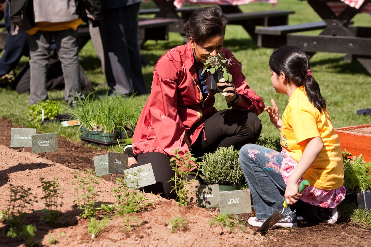 In review: Check out the top 10 @FLOTUS #LetsMove moments → go.wh.gov/JF8ePN #YesWeCan