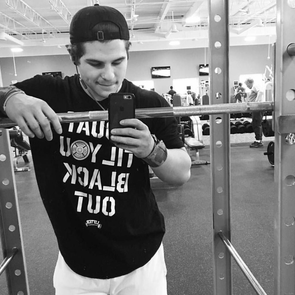 lifterofficial's tweet photo. @c.double.g  first squat session of the year. Who else has hit gym this year? https://t.co/JiFa163L7w https://t.co/luUBF2ugVm