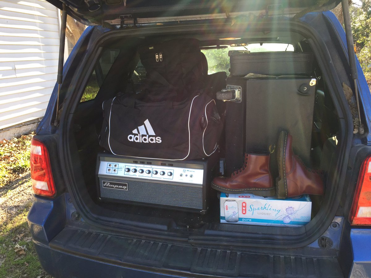 The Two Lips tweet media