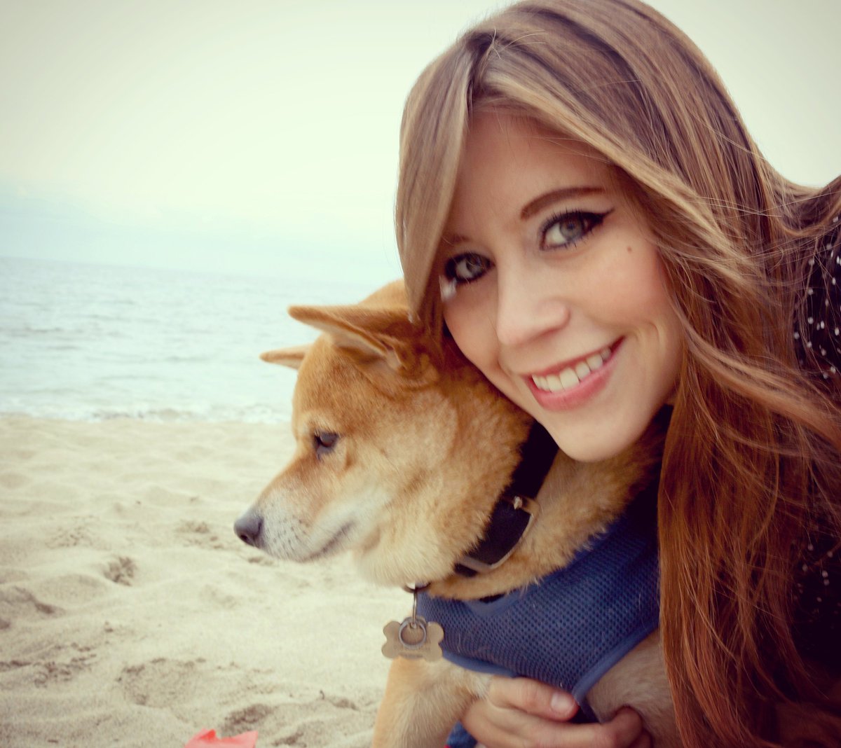 itzmoe's tweet photo. #CountdownTo31 #BirthdayWeek Treat #1 for Day 2: #Malibu w/ Ryuzaki! #MoherAndSon #30sAreTheNew20s #BirthdayGirl #Ocean #ShibaInu https://t.co/wv4UJ9QQS1