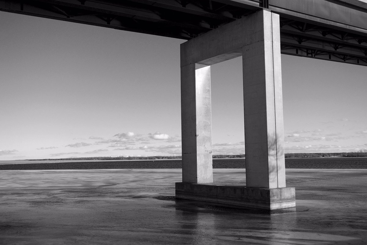 BrnMeech's tweet photo. Belleville Bay Bridge #bayofquinte #princeedwardcounty #pec https://t.co/iWtKKrKlDf