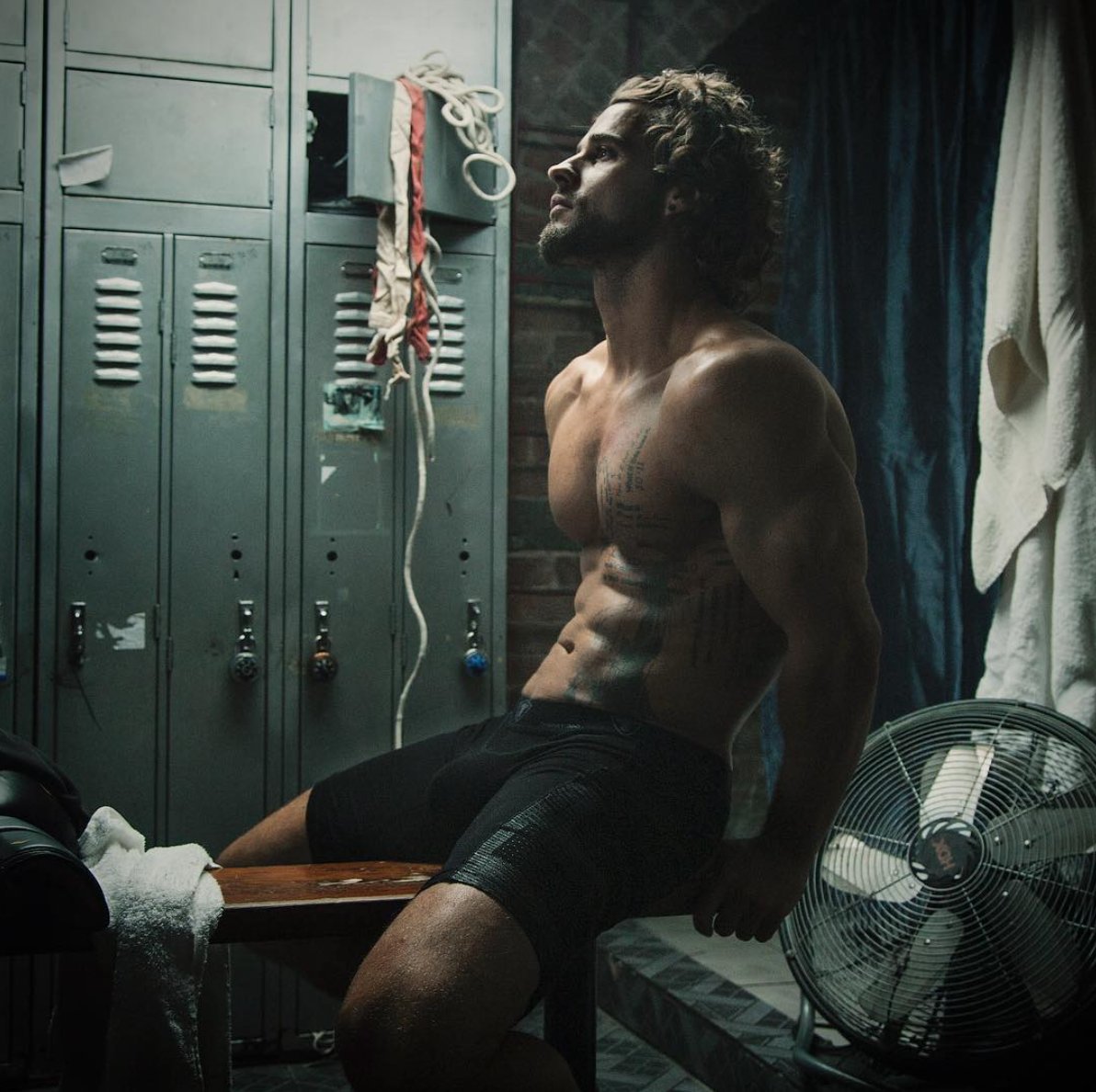 C1MtzGwWIAAclpJ.jpg:large