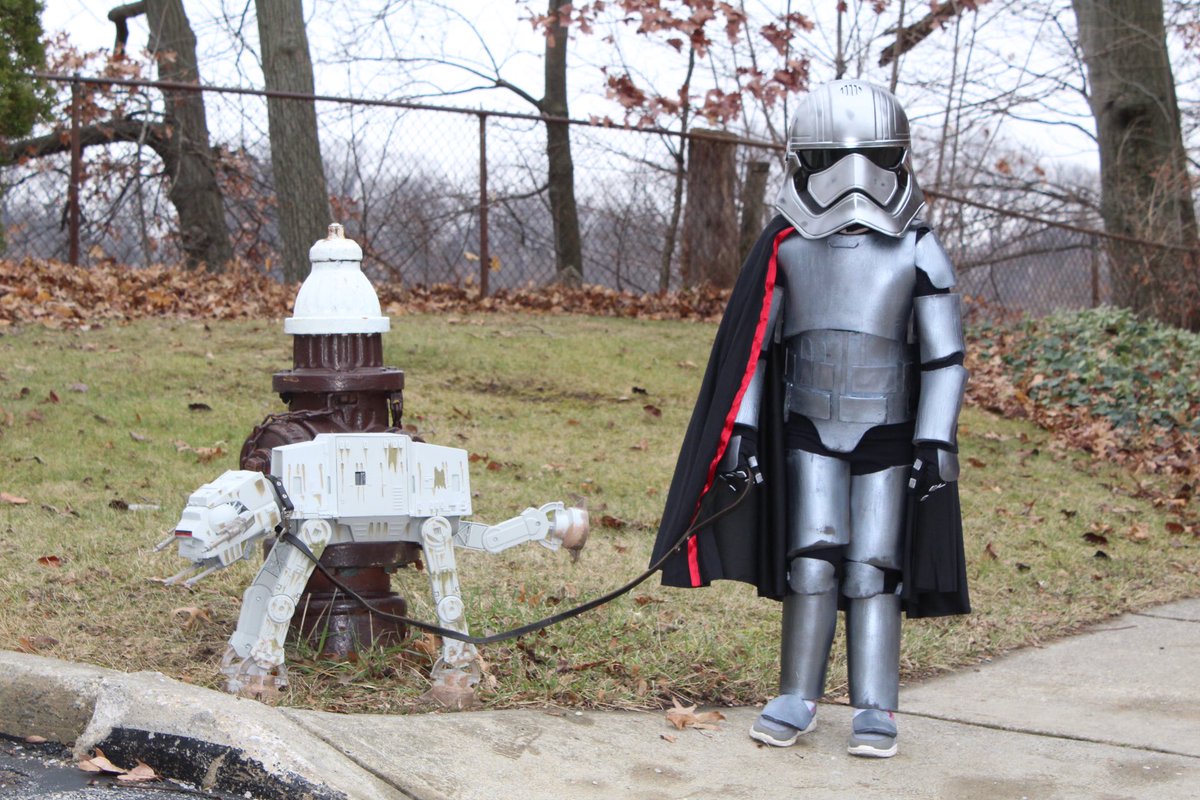 artbyryanfinley's tweet image. Little #captainphasma walking her walker @lovegwendoline #starwars #starwarskid #starwarslove #theforceawakens