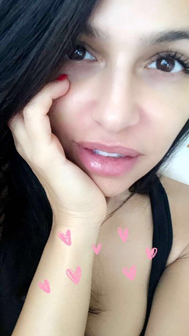 Be your own kind of beautiful 💋 https://t.co/4glGPCTsMG