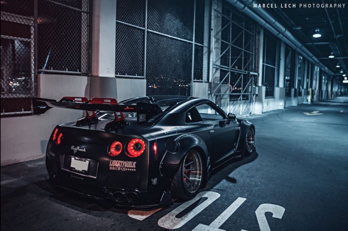 Nissan Skyline GTR r35 киберпанк