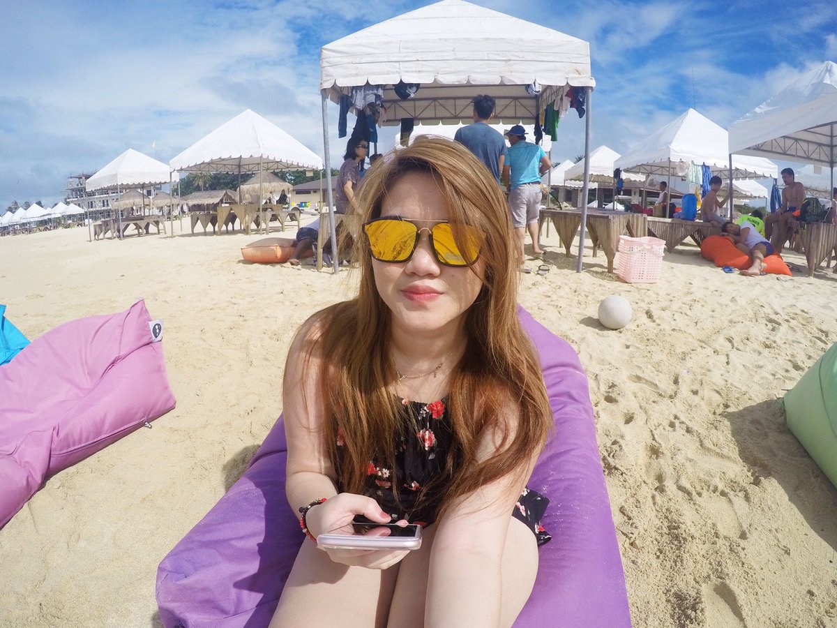 ronalaii's tweet image. Hold on, better days are coming 🌤💕 Looking forward to what 2017 brings 🤞🏻🙏🏻💯#firstdayof2017