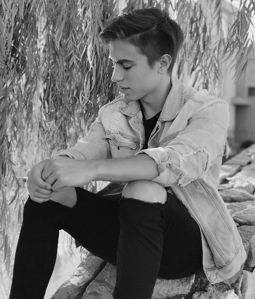 telodedicoavoss's tweet photo. Especial de youtubers😍😍Gonzalo Goette https://t.co/vwYUfyvJ0l