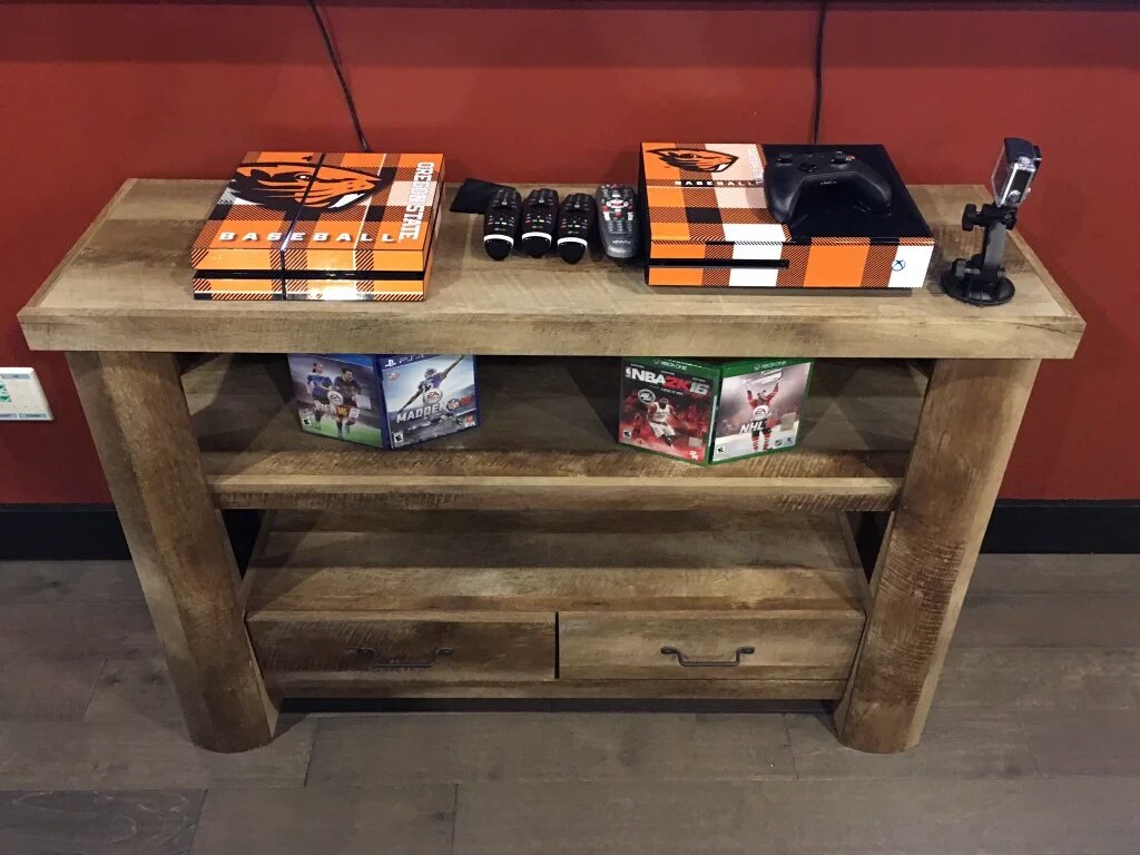 lifeofncaabase's tweet photo. @BeaverBaseball has one of the best lounge areas in the country! https://t.co/voy8A9sZ0s
