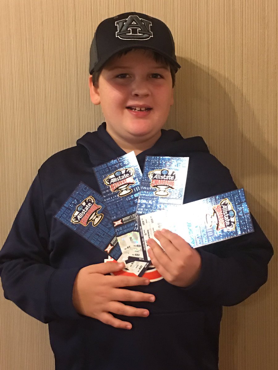 tigerteach75's tweet photo. First bowl game...#sugarsweet https://t.co/9J5VuHRexb