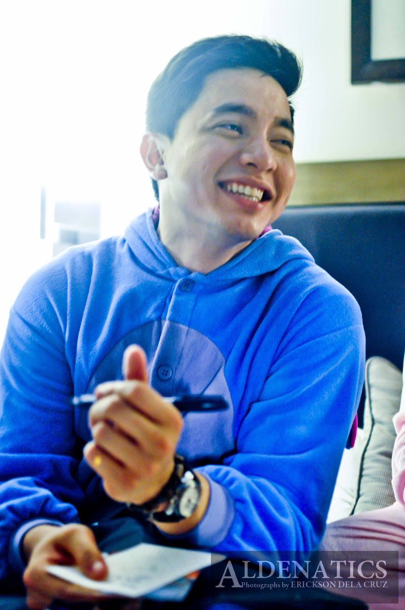 naughtynate29's tweet photo. Yung tawang tawa sya sa sarili nyang kalokohan...

"Ngayon nalang uli ako nakatawa ng ganito" 

#AldenAt25 https://t.co/F1JZsF71Ua