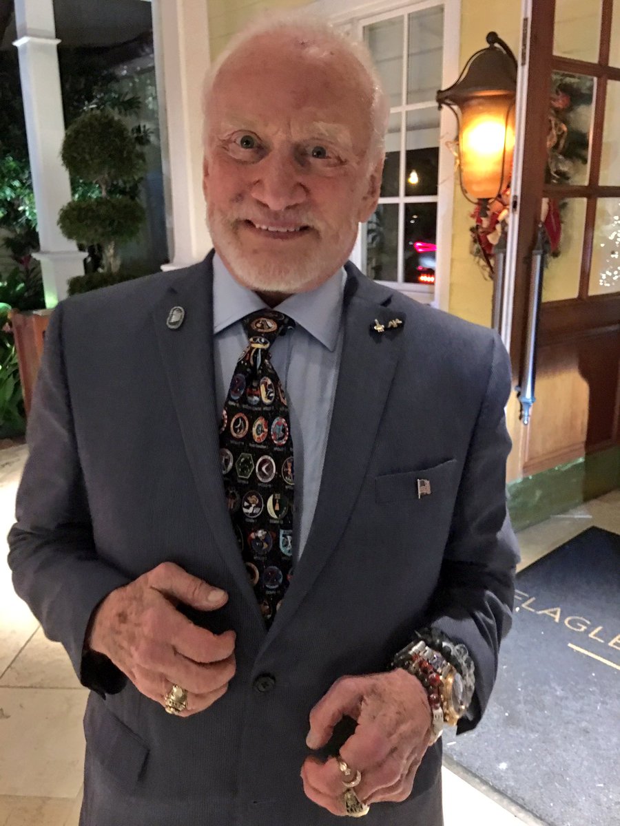 TheRealBuzz's tweet photo. Happy New Year from Palm Beach! https://t.co/DrgV7fmb7m