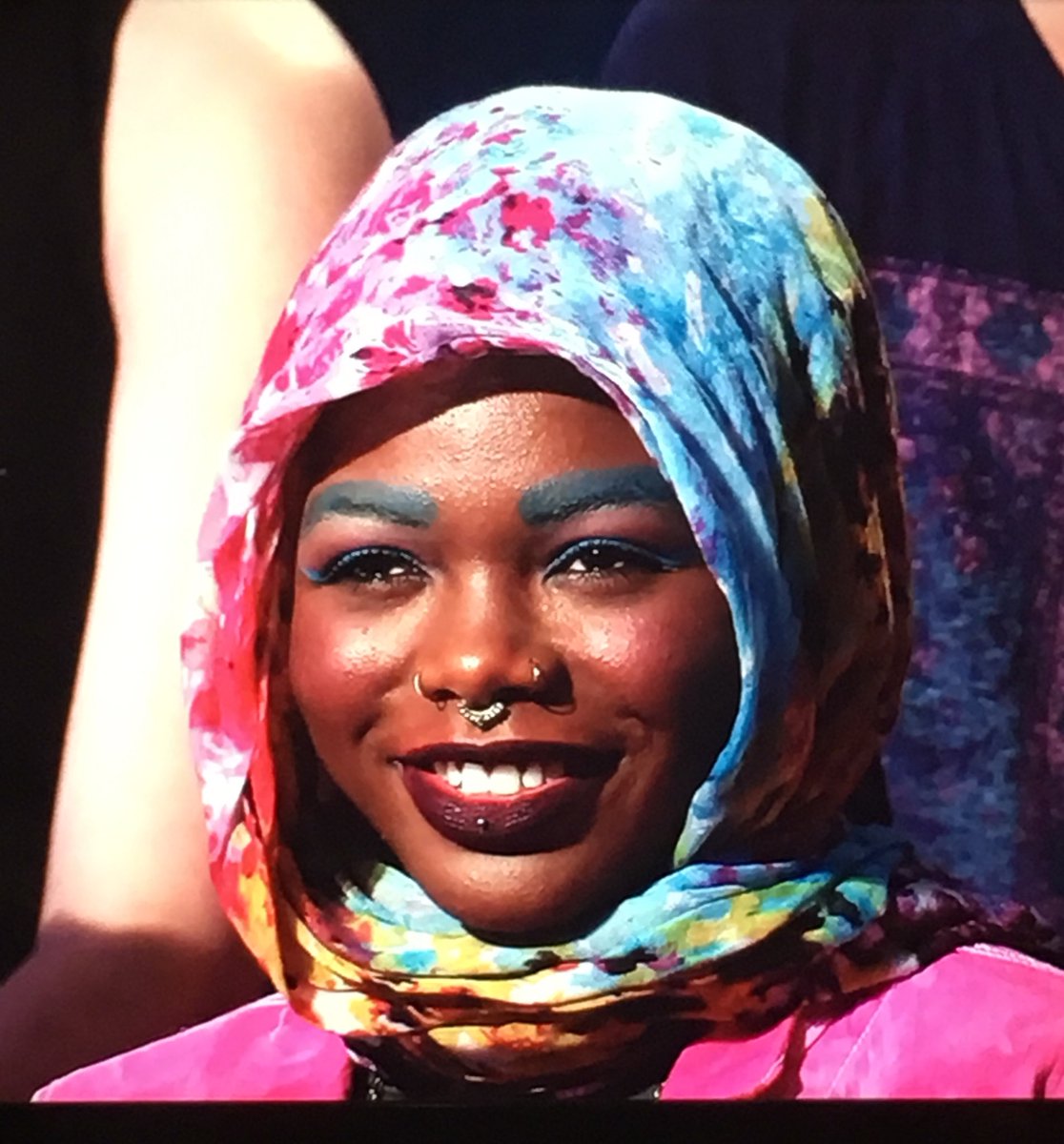 young_summer's tweet photo. Me staring at 2017 like cc:@ProjectRunway #Hawwaa ❤💪🏼 https://t.co/m6zpbW9oSm
