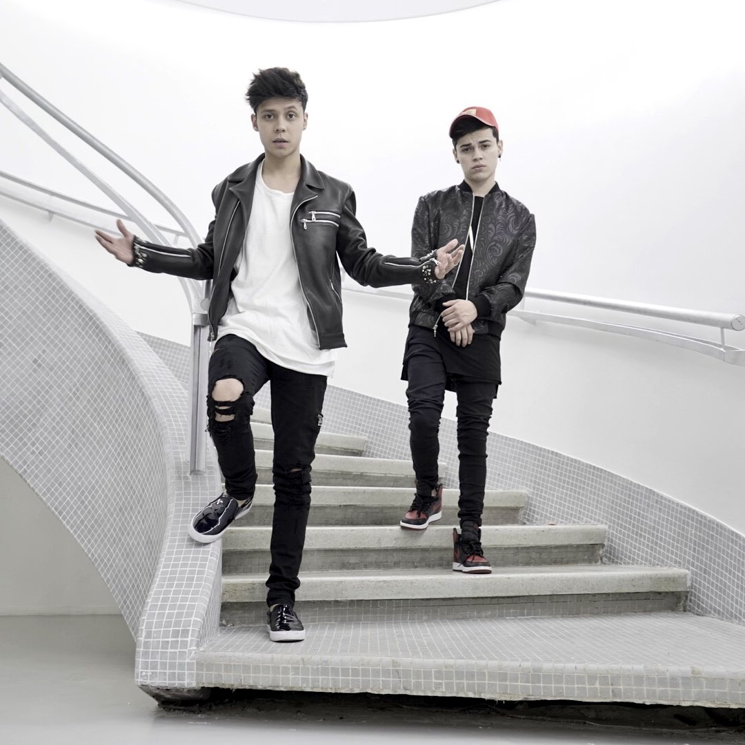 Soymarioruiz's tweet photo. El duke 😂 c/ @RKARTISTA https://t.co/4vXqpwF72e