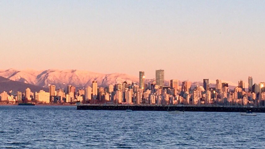 Barbs_bf's tweet photo. Goodnight Vancouver 💤 #vancouver #veryvancouver #vancouverisawesome #dailyhive #604 #yvr #explorevancouver #explorebc #beautifulbc #canada https://t.co/ZOd6MhNyN0