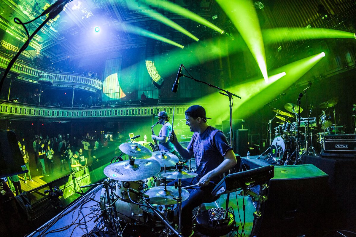 ModernMeasure's tweet photo. Well lit at @TabernacleATL this past weekend... Each night we perform in this venue is special. 🙏 📸@dvphotovideo https://t.co/DYHOxk1dDU