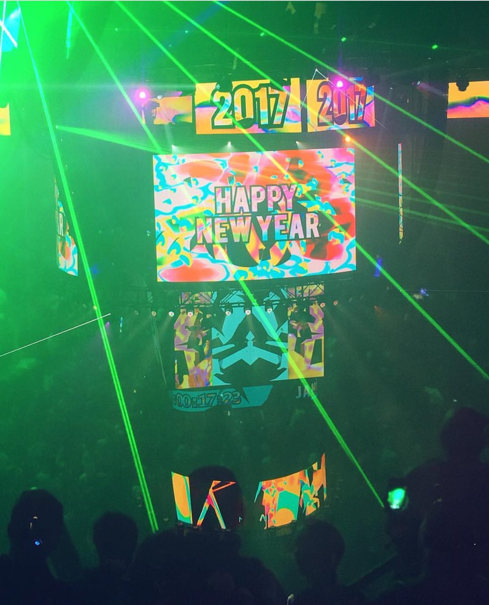 regsolivia's tweet photo. 26 hours in the car,1 hour standing in the rain, 2.5 hour nectar set that blew our minds. Thank you for such a killer New Years https://t.co/9gQJ31eiDm