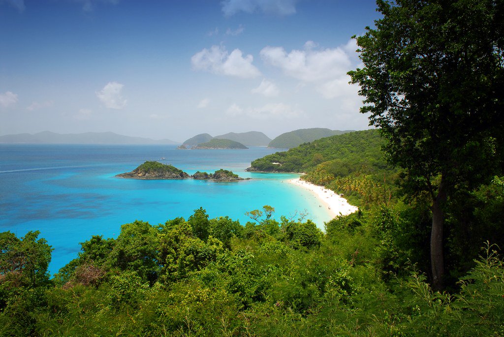 CNTraveler's tweet photo. Too good to be true? The U.S. Virgin Islands will pay you $300 to visit in 2017 https://t.co/lQ3hGe8LnB https://t.co/aDHJXymFWh