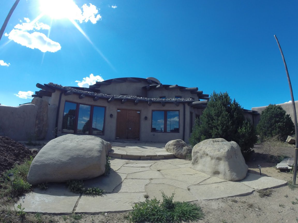 CEBbuilders's tweet photo. #CompressedEarthBlock home in La Vita, Colorado. A few photos from the full gallery here https://t.co/HrFBYPuKPc https://t.co/SNg9RwzEXt