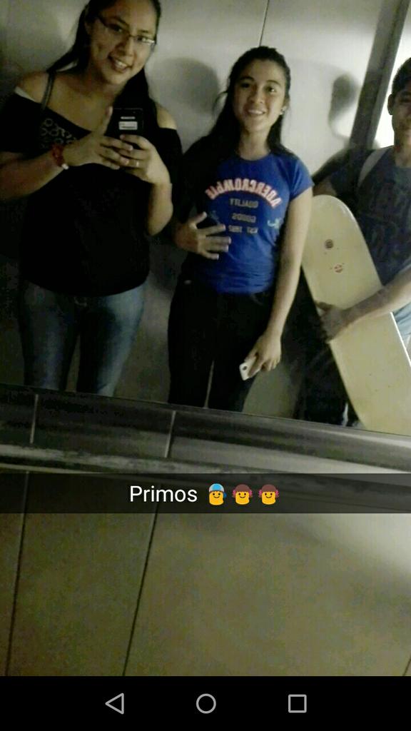 Fernanda_3012's tweet photo. #nochedeprimos #losfav #tiemppsinverlos https://t.co/2NDq8yfSsw
