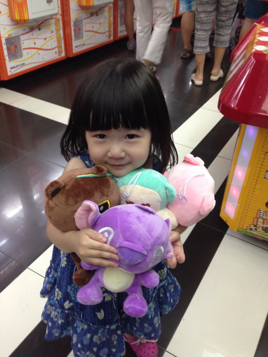 ivywongofficial's tweet photo. #toygrabber #toygrabbermachine #cuddlytoys
#cutekid #cutebaby #kids #smile #cute #sweet #babystyle #babyfashion #modellife #ivyandhugo #toy https://t.co/qkrAfEkw3v