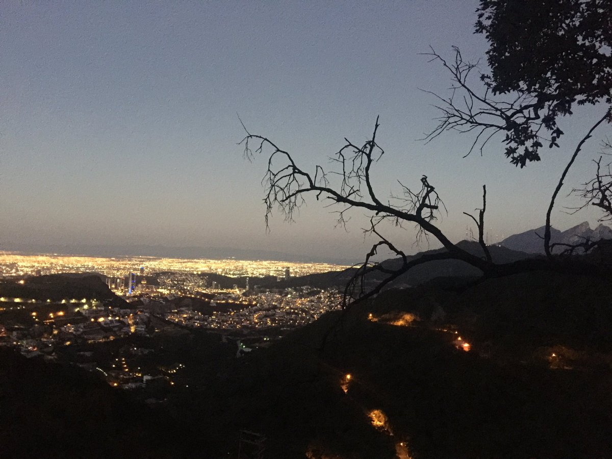 Asi__Luna's tweet photo. #Monterrey #montaña #trail2017 https://t.co/AC2MIlMjm0