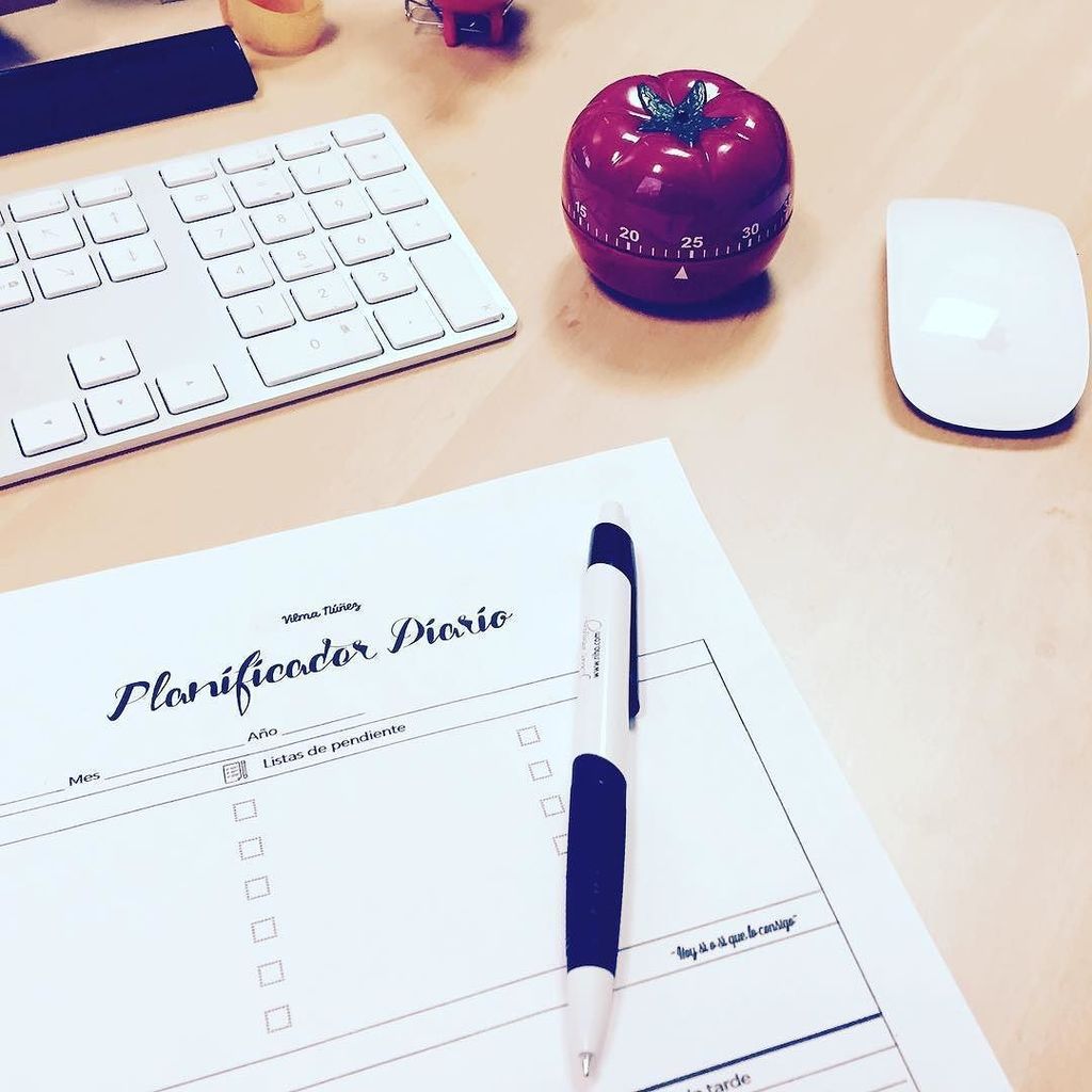 MiriamAMSLD's tweet photo. 1ère résolution de l'année: tout planifier. Plus facile avec mon #pomodoro, qui vient d'arriver !😊
#amsld #nouvelan… https://t.co/NLaJYAynKw