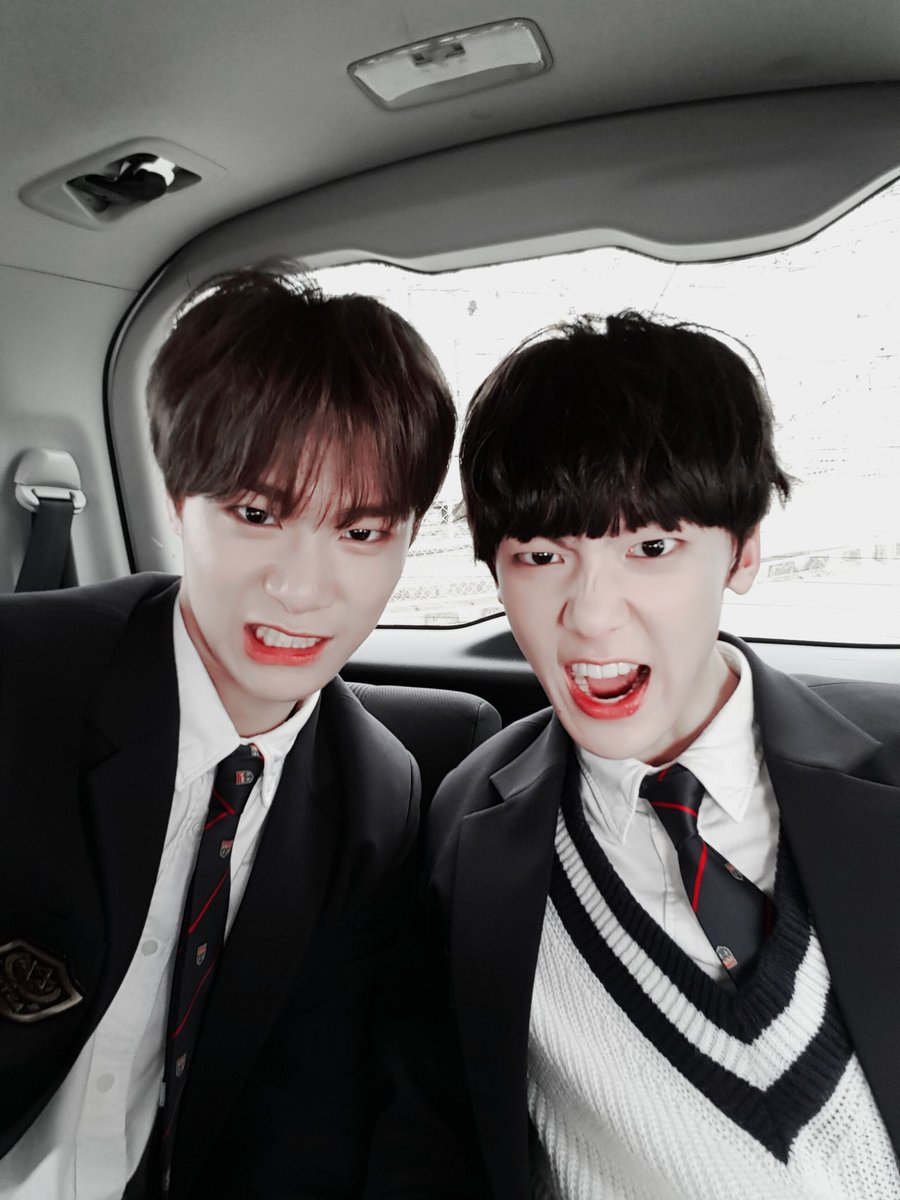 offclASTRO's tweet photo. 이게 벌써 작년이라니...😂
올 한해는 더 재밌을거야!!하하
#아스트로 #고백뮤비촬영 #모두맛저하세요! #보고파로하 https://t.co/thcpCct5Wl