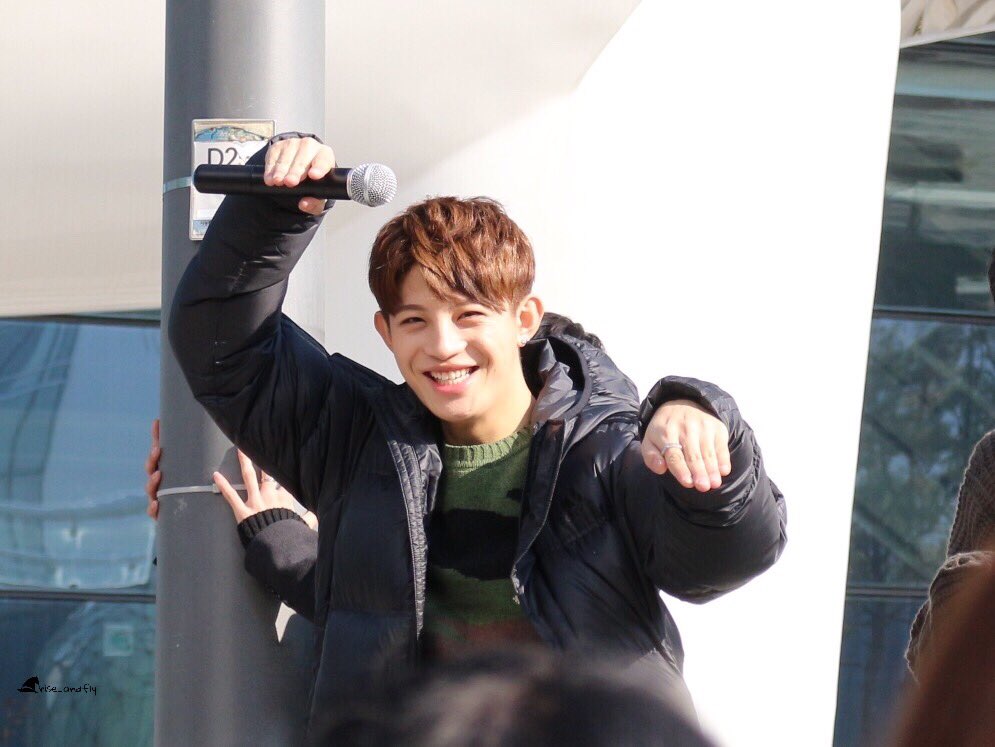 rise_andfly's tweet photo. #UP10TION #업텐션 #BURST #하얗게_불태웠어 #진후 #JINHOO 
161203 음중 FM https://t.co/mCMAbCLx0i
