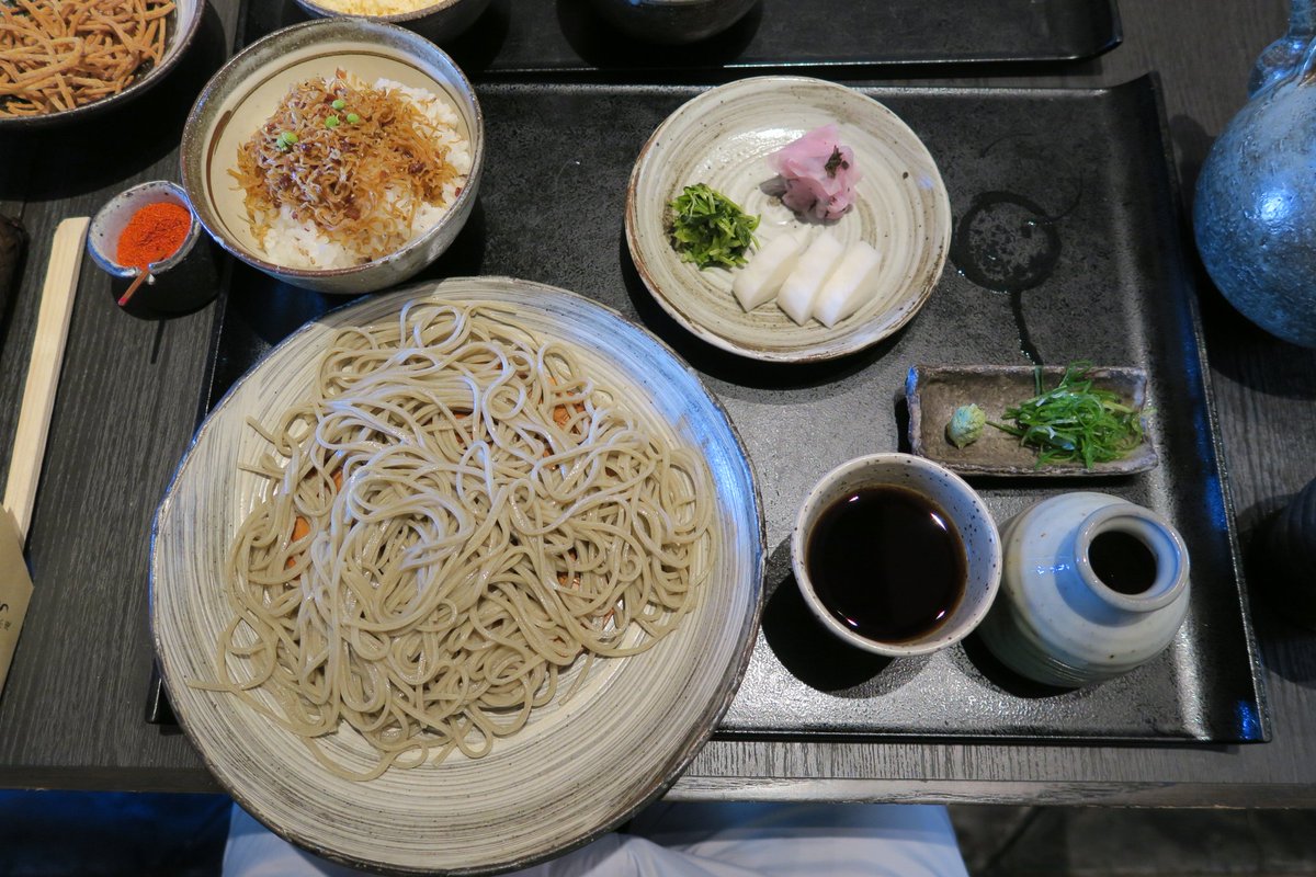 ট ইট র かずあっきぃ 自称 超ラーメンフリーク 蕎麦よしむら清水庵 東山五条にて 石臼挽き十割そば ちりめんご飯 昨日分 非ラー 清水寺 参拝の前に 関西圏らしい 甘みをフィーチャーした蕎麦つゆに 冷水でキリッと締められた蕎麦のコラボレーション ট ইট র かずあっきぃ 自称 超ラーメンフリーク 蕎麦よしむら清水庵 東山五条にて 石臼挽き十割そば ちりめんご飯 昨日分 非ラー 清水寺 参拝の前に 関西圏らしい 甘みをフィーチャーした蕎麦つゆに 冷水でキリッと締められた蕎麦のコラボレーション