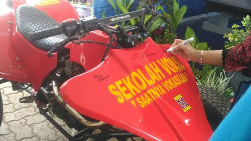 [ Live Report ]

Sedang berlangsung Launching Universitas Diponegoro sebagai Perguruan Tinggi Negeri Badan Hukum di Gedung Prof. Soedarto