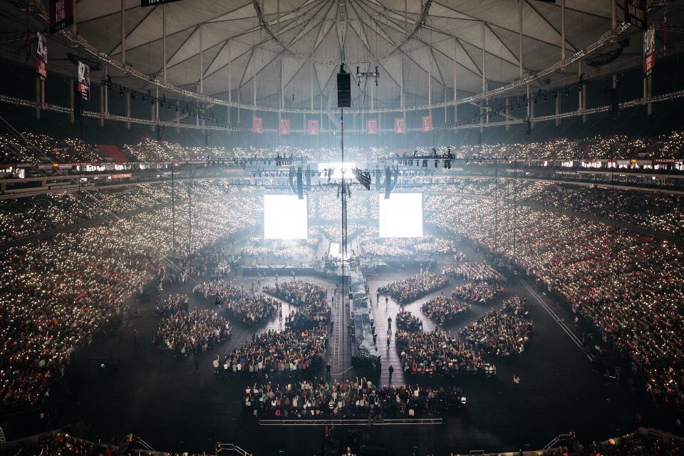 passion268's tweet photo. All 50 States. 90 Countries. 50,000 Strong. Thank You Jesus! It's going to be tough to sleep w/ our hearts exploding! Can't wait for Day 2! https://t.co/fYkGy3Qz8a