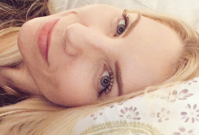 Goodnight Lovers ? https://t.co/cjbxdl3Xnk