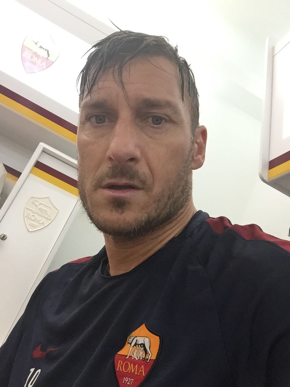 Francesco Totti on Twitter: “Si riparte forte per un grande 2017! Daje