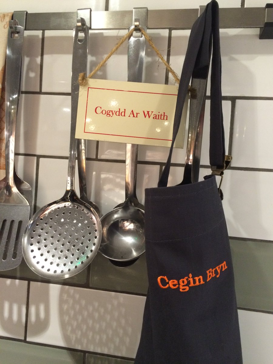 CeginBryn's tweet photo. Blwyddyn newydd, a chyfres newydd ar y ffordd... / A new year and a new series on the way... @Brynwchef @S4C  #ceginbryn https://t.co/aXLV413g1u
