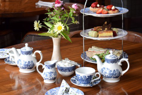 DoddingtonHall's tweet photo. In need of a New Year treat? Our delicious #AfternoonTea has returned early due to popular demand! >https://t.co/yx9mSGAJt0 #LunchtimeTreat https://t.co/bUecAJIKg0