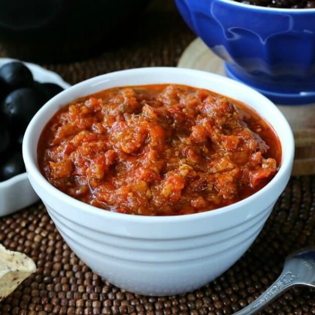 Roasted Red Bell Peppers Caribbean Bean Sauce | #vegan #recipe via <a href="/VeganFreezer/">Vegan in the Freezer</a> buff.ly/2iYml2V