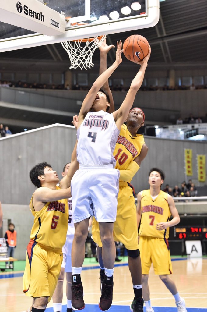 Chexo12's tweet photo. This is it for me ! ✌️🏀💯
高校のバスケ終わりました！
北陸高校バスケ部最高です！👍💯
3年間応援ありがとうございました！🙏💯 https://t.co/UQOd0iTw2W