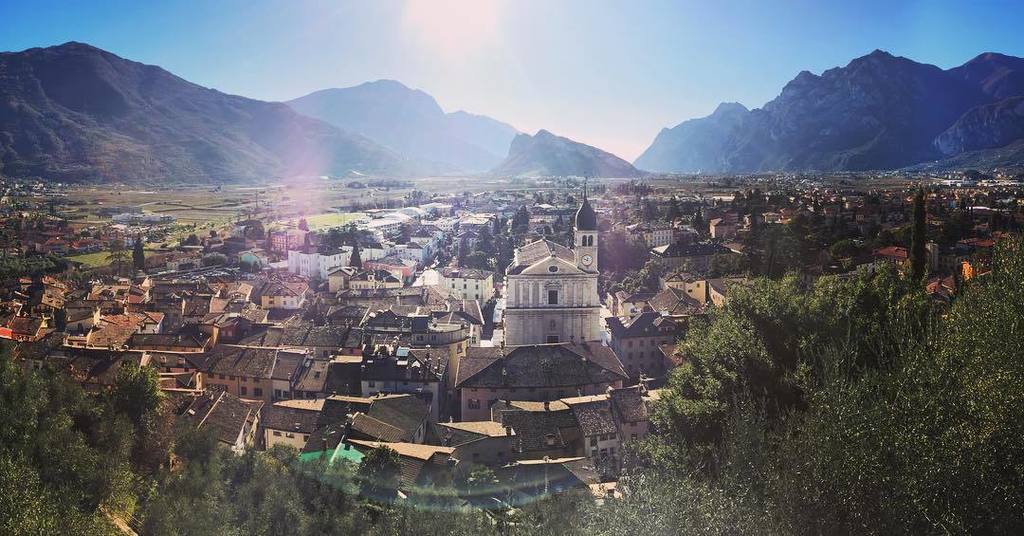 alextozzo's tweet photo. Home Sweet Home 💙
#arco #trento #lakegarda #gardalake #tdv #visititaly #visittrentino #riv… https://t.co/muqqDRJJxe https://t.co/nOEi4p4MhS